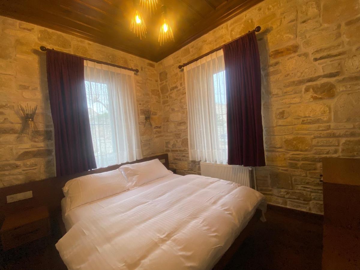 Dionysos 1789 Boutique Hotel Foça Esterno foto